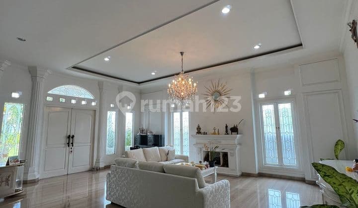 Rumah Gaya Klasik Modern Setra Duta SHM Full Furnished Include Elektronik