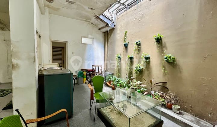 Rumah dijual di jalan Ronggolawe, Surabaya Pusat