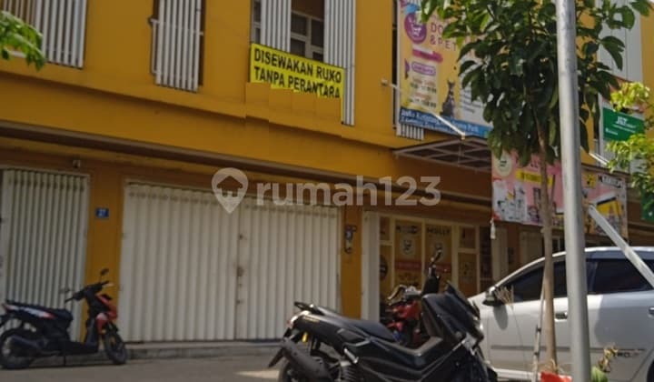 Ruko Disewa Lotus Regency Ketintang Surabaya