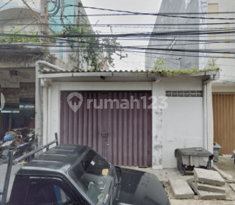 Shop House for Rent on Penghela Bubutan Street, Surabaya