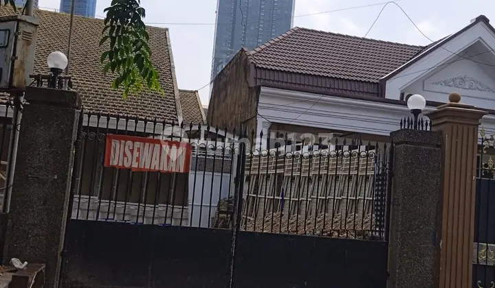 House for Rent on Tegalsari Street, Kedungdoro, Surabaya