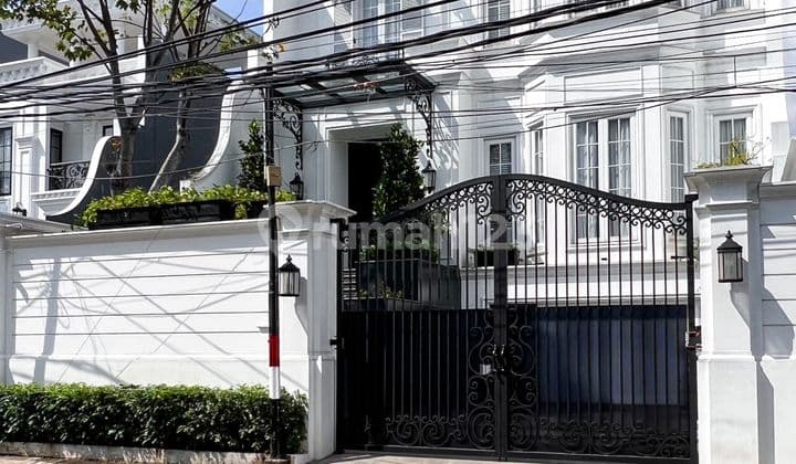 Rumah Mewah Furnished Private Pool Lift Prime Location Menteng