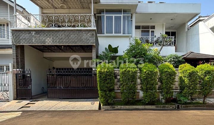 Classic Modern House in Keb Lama Complex Near Permata Hijau Area