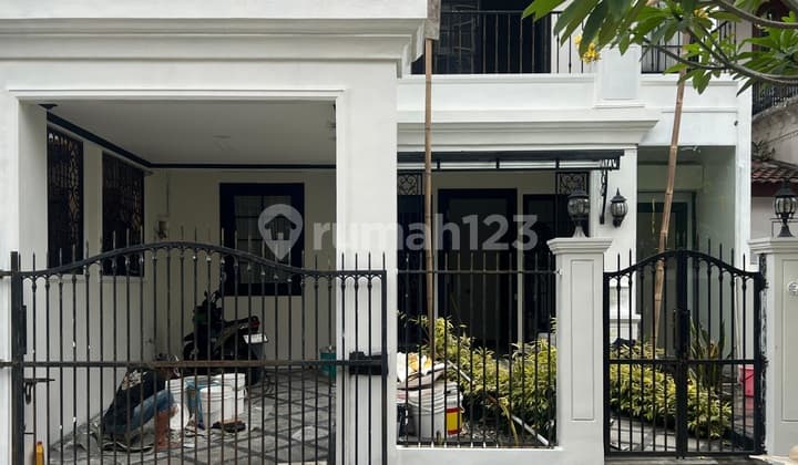 Rumah Modern Siap Huni Dlm Komplek Cinere Strategis Dekat Mrt Tol