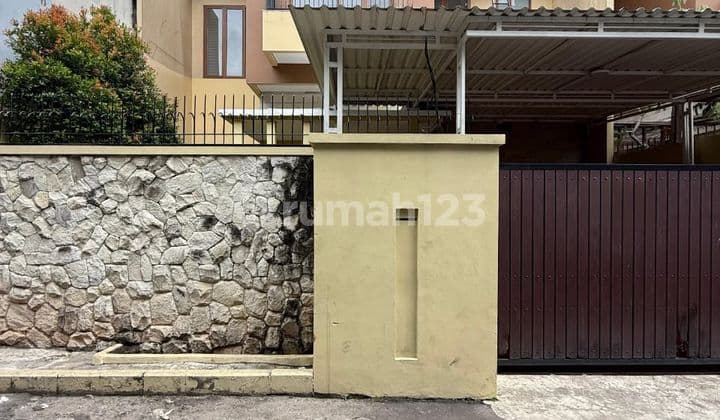 MODERN TROPICAL HOUSE KEMANG CANTIK TERAWAT LINGKUNGAN TENANG