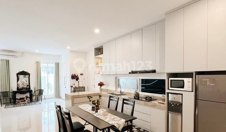 Tenggilis near Prapen and Raya Jemursari.