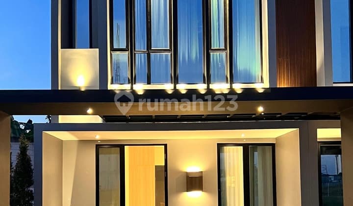 Rumah baru dekat Pakuwon Mall & Tol Satelit