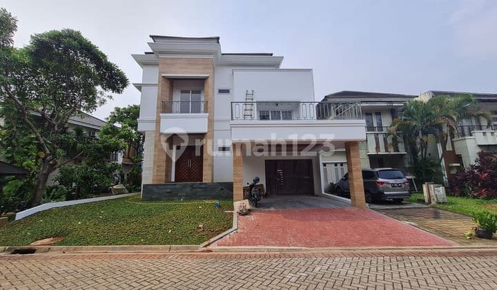 BSD Serpong, serene and safe houses for living/investment, strategic location.