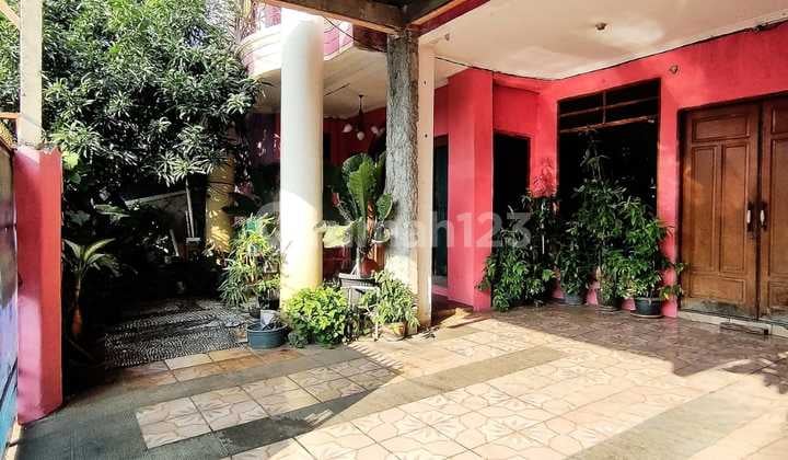 Rumah Bagus Dijual di Duren Sawit, Ada Private Pool