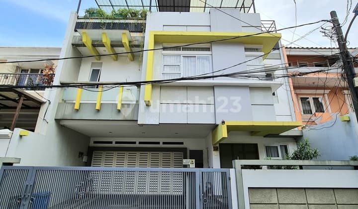 Dijual Rumah Bagus Minimalis di Tomang, Lokasi Bagus Dekat Mall