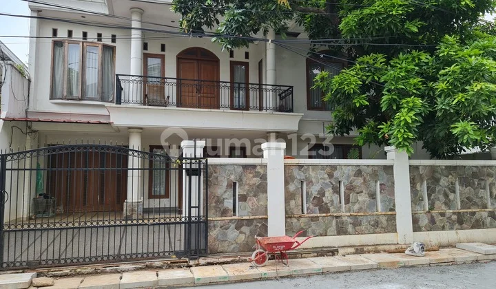 Dijual Rumah di Greenville 2 Lantai Lt 257 Dalam Komplek