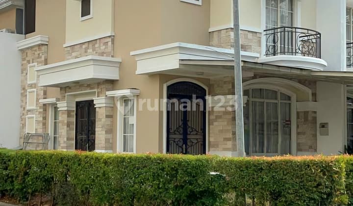 For Sale House in Green Lake Cluster Europe View Ready-to-Occupy Lake