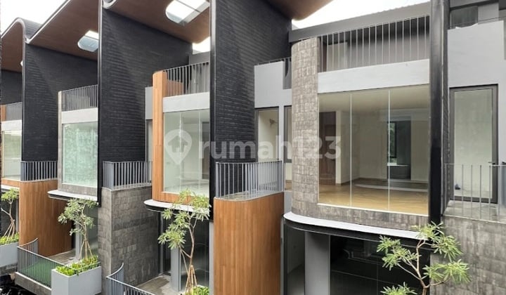 Jual Townhouse di Kemang , Design Futuristik Modern, Ready To Move In Harga Terjangkau
