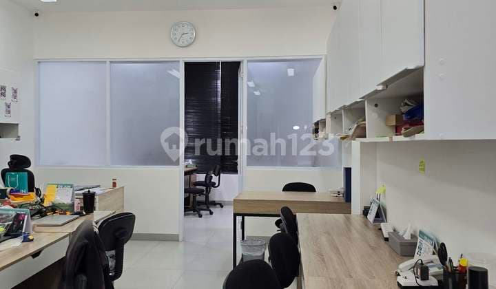For Sale 4-Story Shophouse in Tanah Abang, Central Jakarta, South Facing, Many Carports