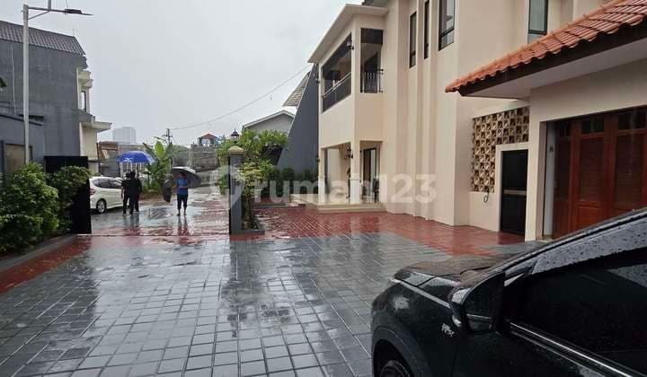 Dijual DIBAWAH PASAR Rumah di Gandaria , Kebayoran Baru Hitung Tanah Murah