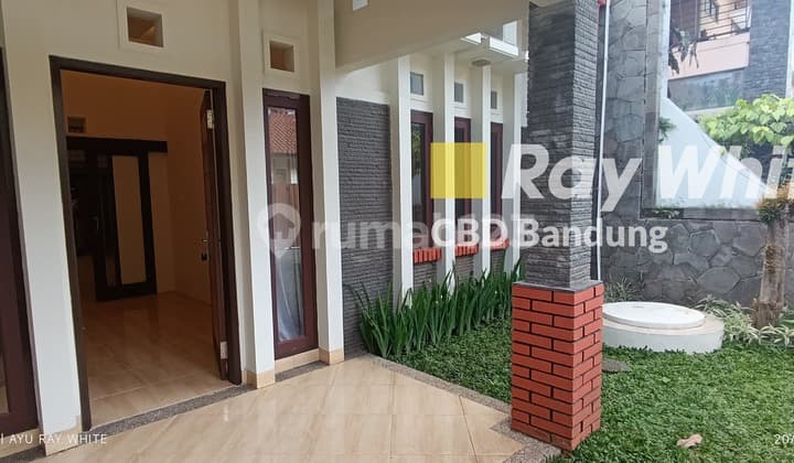 Reposisi Harga, Rumah Modern Siap Huni dengan Mezzanine Multifungsi di Buah Batu - Bandung