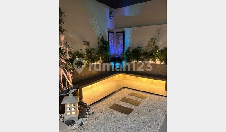 Rumah Bagus Minimalis dan Strategis Dekat Ciputra World, Sby