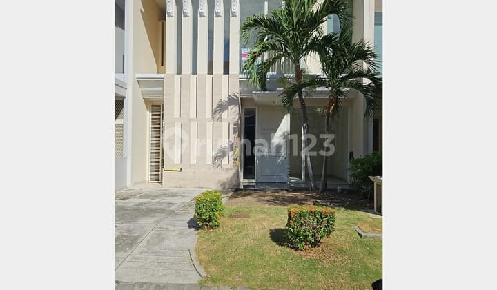 Rumah Palm Beach Bagus dan Strategis, Pakuwon City, Surabaya