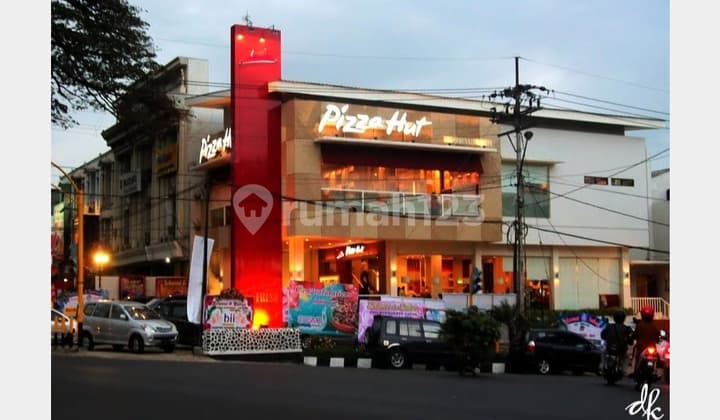 Strategic Shop House and Business (Pizza Hut) in Ciliwung, Malang