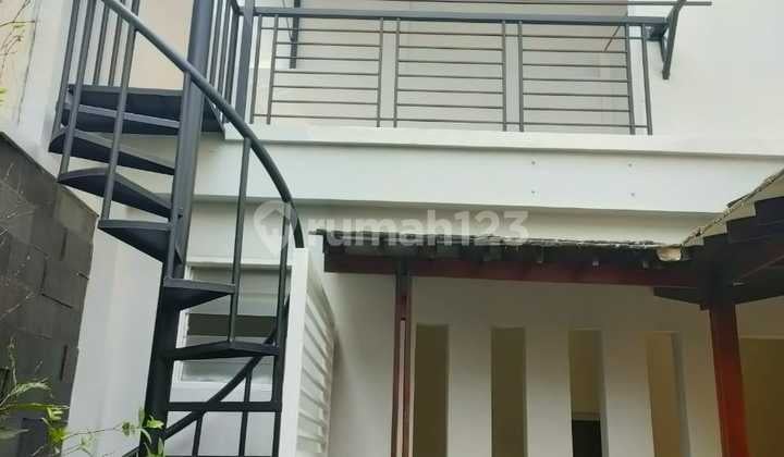 Rumah Siap Huni Semi Furnished di The Green