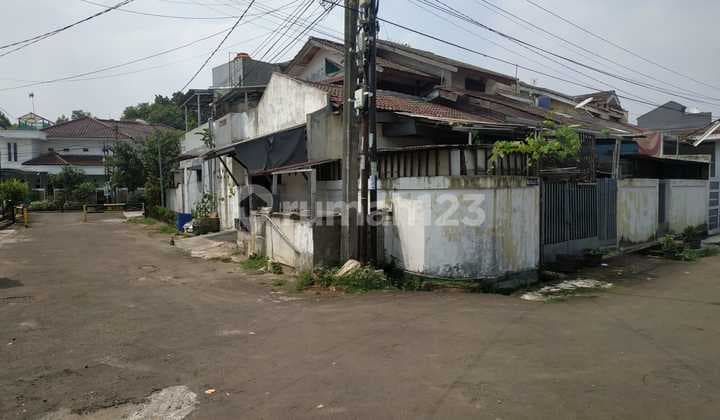 Rumah 2 lantai posisi hook di kawasan asri dekat fasum