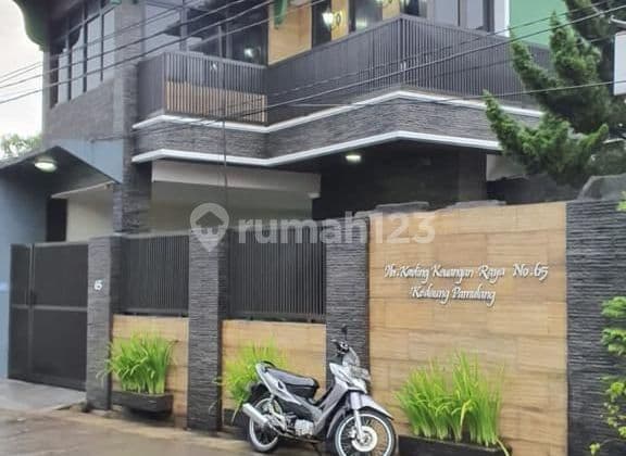 Kesempatan Langka. Edisi Turun Harga Jilid Kedua, Rumah 2 Lantai Yg Tertata Apik Dgn 6 K. Tidur Lengkap Dan Harga Msh Nego. Cocok Unt Bisnis Cafe Dan Butik