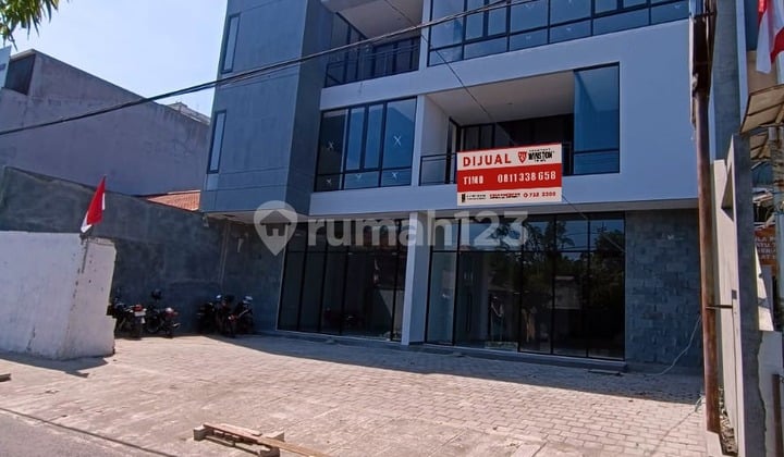 Brand New Modern Mini Building with Rooftop dekat Plaza Marina