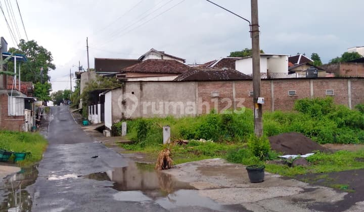 Jual Rumah Siap Pesan Bangun di Mojosongo Solo, Bebas Desain