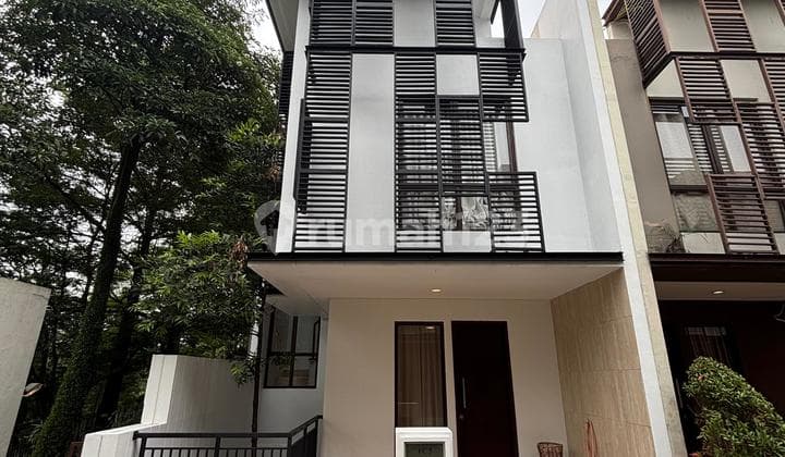 Dijual Rumah 3 Lantai Posisi Hoek di Cluster Greenwich Whelford BSD.
