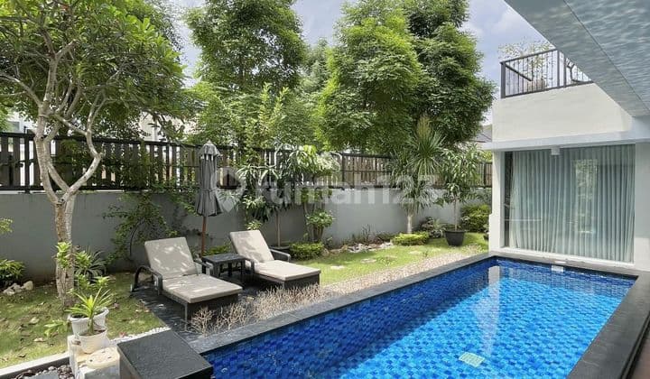 House with Pool Resort Vibes Super Luxurious in Graha West Surabaya