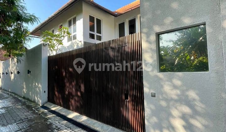 Dijual Villa Luxury Full Furnish Dekat Pantai Canggu Bali