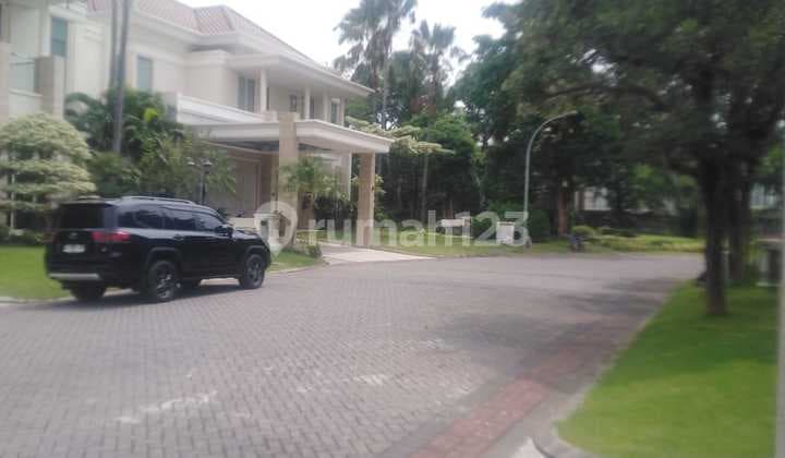 Minimalis Ciamik Kosongan Kolam Renang Dekat Mall Pakuwon Indah