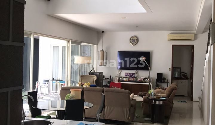 Dijual Rumah Minimalis Semi Furnish Siap Huni Graha Family Xa