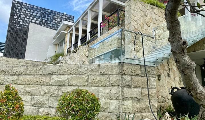 Dijual Rumah Mewah Kolam Renang Full Furnish Taman Hunian Satelit