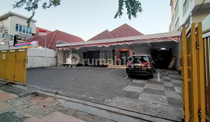 Disewakan Rumah Area Komersial Strategis Pusat Kota Raya Darmo