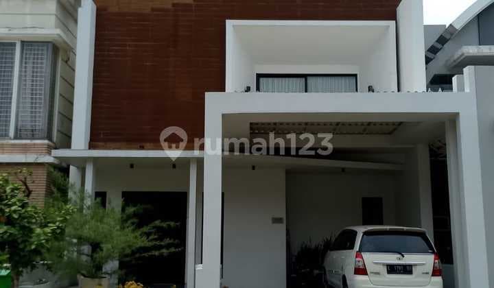 Dijual Rumah Minimalis Bagus 3 Lantai Buckingham Royal Residence