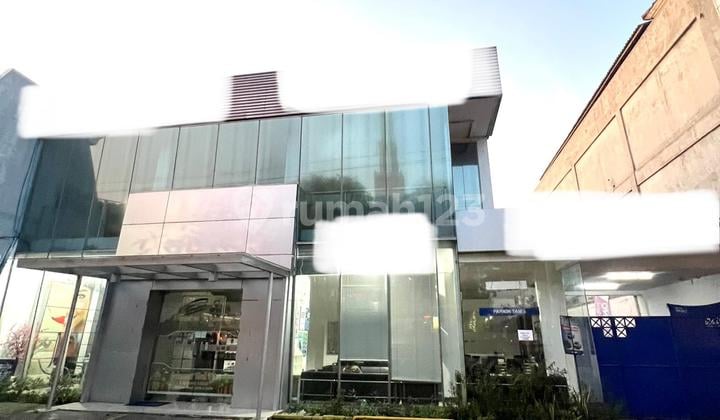 Bangunan Komersial Lokasi Strategis Raya HR Moehammad Surabaya