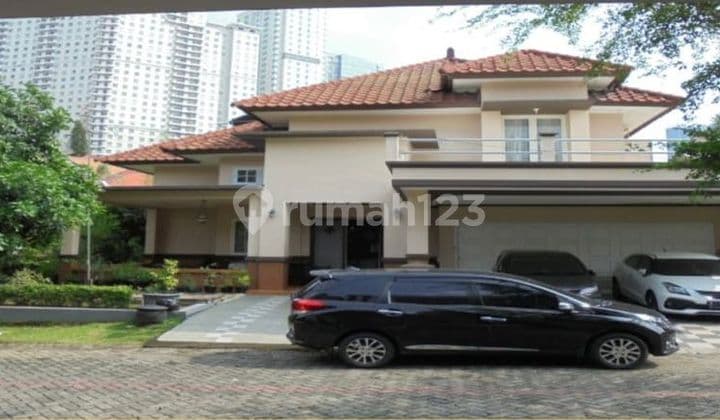 Dijual Rumah Minimalis Modern Bagus Villa Regensi Pakuwon Indah