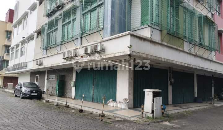 For Sale Corner Row Shophouse Gandengan Bandengan 0520