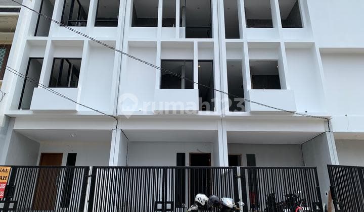 Rumah Brand New di Muara Karang Jakarta Utara