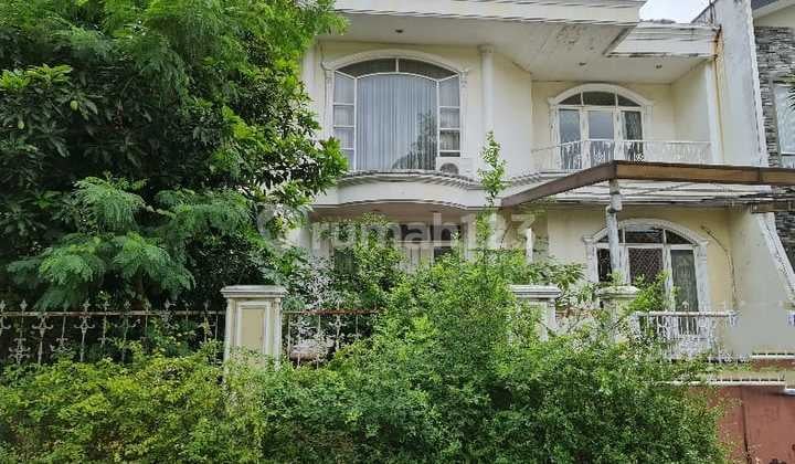 Rumah Hoek 2 Lantai di Intercorn Kebun Jeruk Jakarta Barat