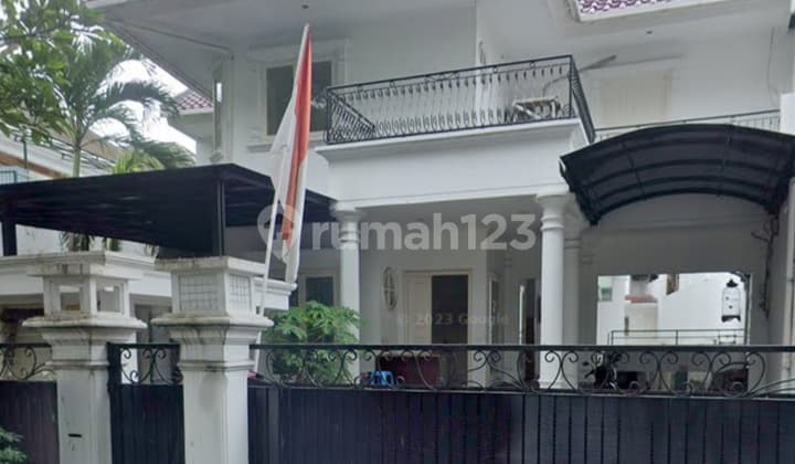 Rumah 2 Lantai Di Menteng Jakarta Pusat