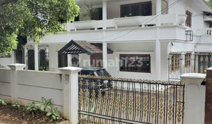 Rumah di Pinggir Jalan Raya di Daerah Cikini