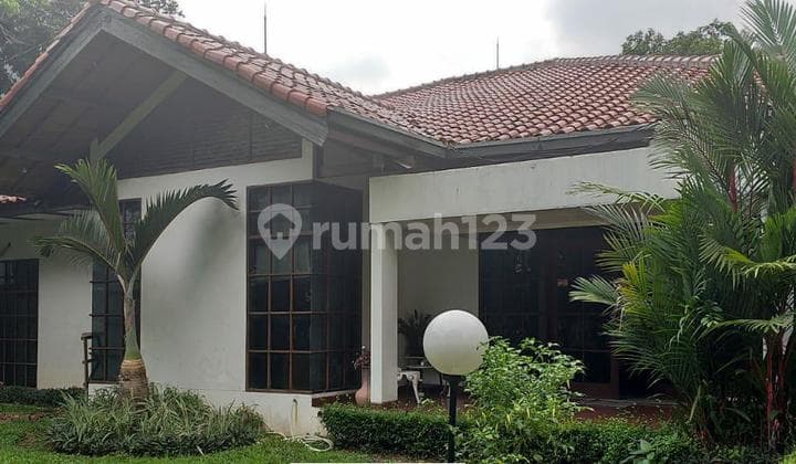 Rumah.samping.jalan Di.kemang Jakarta Selatan