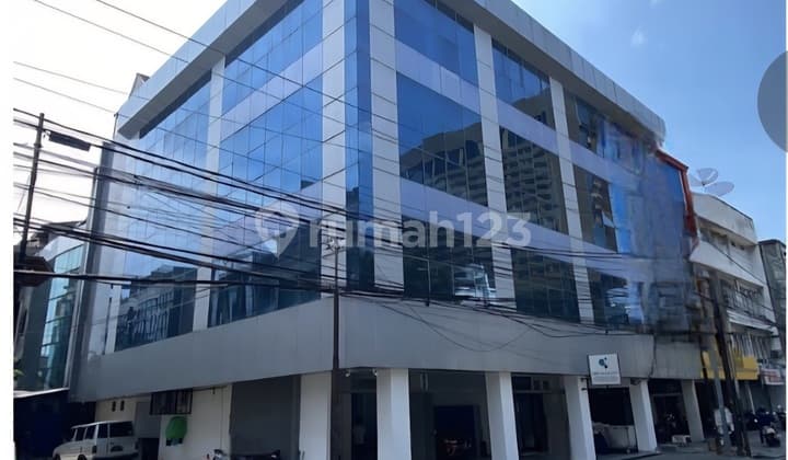 Hoek Gandeng 4 Office Building on Hasyim Ashari, Central Jakarta.