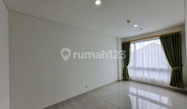 Lloyd Apartment Alam Sutra Tangerang.