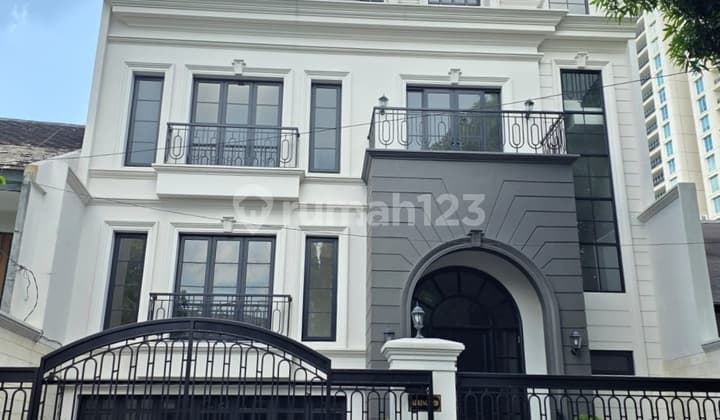 Rumah di Kebayoran.baru Dekat Pakubuwono.jakarta Selatan.
