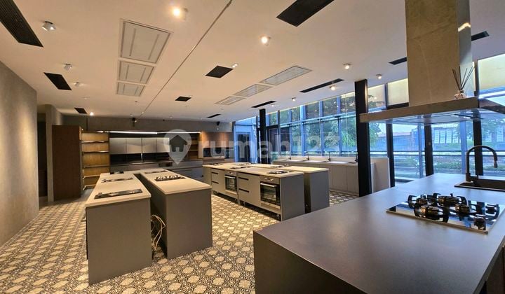 Jual Gedung Siap Pakai Luas Parkiran Di Sparman