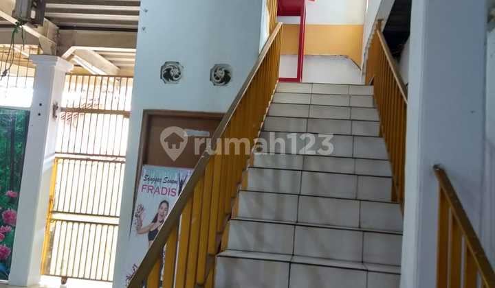 Rumah 3 Lantai Siap Pakai Dekat Bandara Tangerang Kota