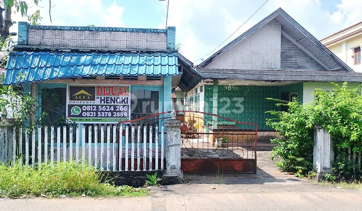 Jual Rumah Strategis Dekat Sekolah Pusat Bisnis Cocok Usaha